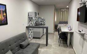 Novo apartamento Studio a poucos passos do Paraguai - Vila Portes